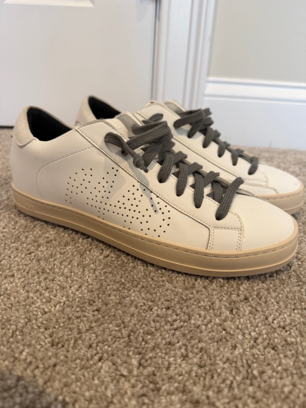 P448 John Sneaker EUC Size 39